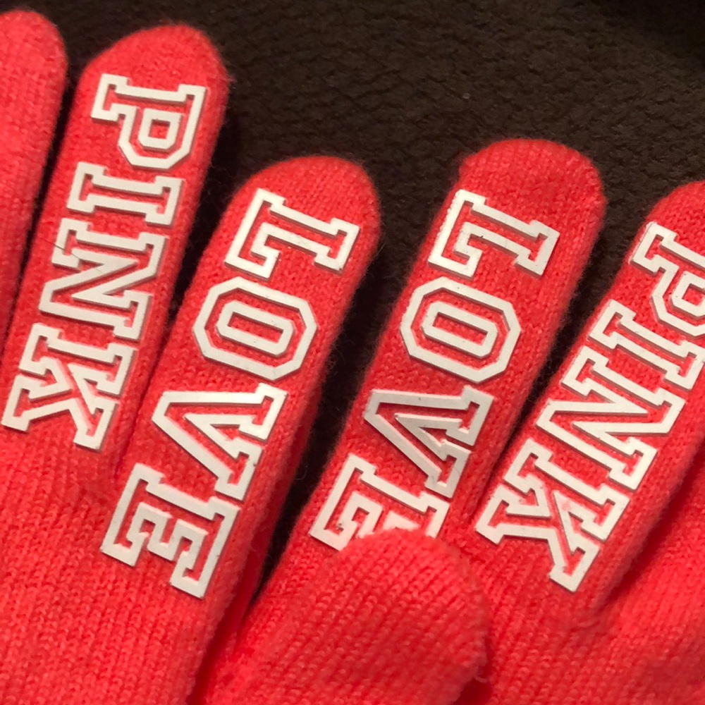 Pink gloves - Picture 2 of 3